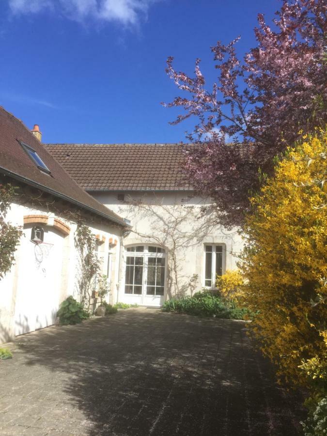 مبيت وإفطار Cléry-Saint-André Le Clos Tilia المظهر الخارجي الصورة