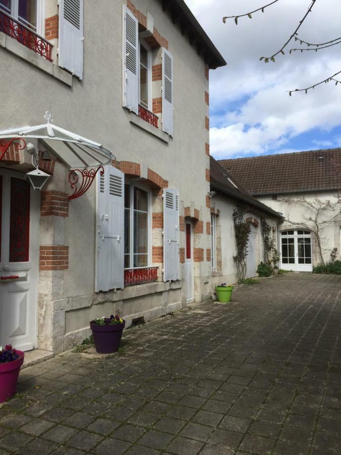 مبيت وإفطار Cléry-Saint-André Le Clos Tilia المظهر الخارجي الصورة